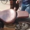dug-dug-royal-enfield-foldable-seat-for-classic-350-3